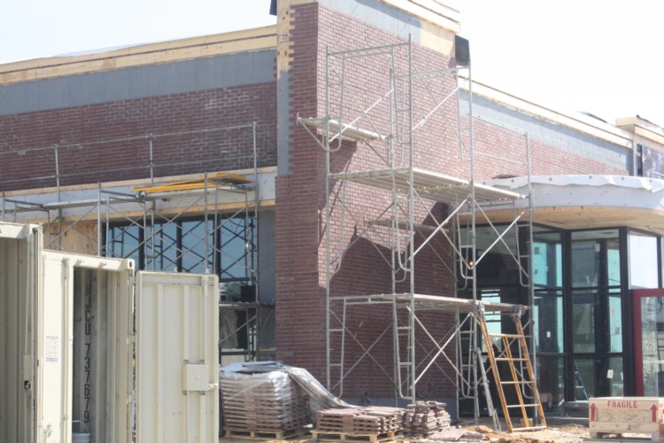 Exterior view of Red Robin Family Restaurant